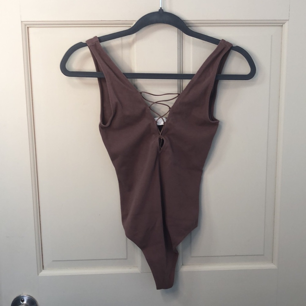 Aritzia WILFRED FREE Lais Mauve Jersey Deep V Lace Front Thong Bodysuit, Size S